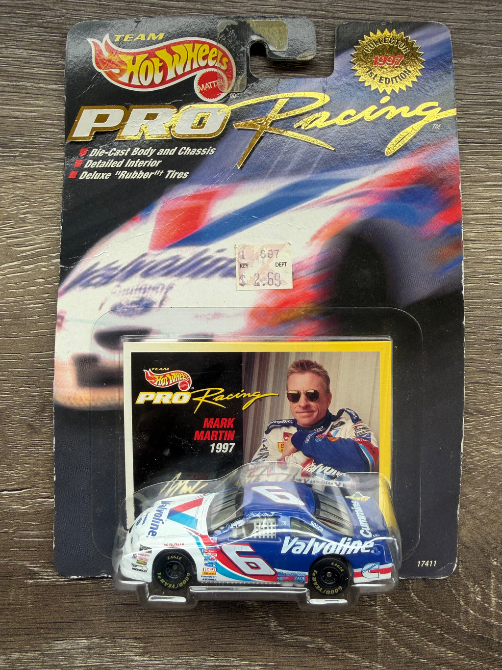 Team Hot Wheels Pro Racing Mark Martin #6 Valvoline 1997 NASCAR Die-Cast