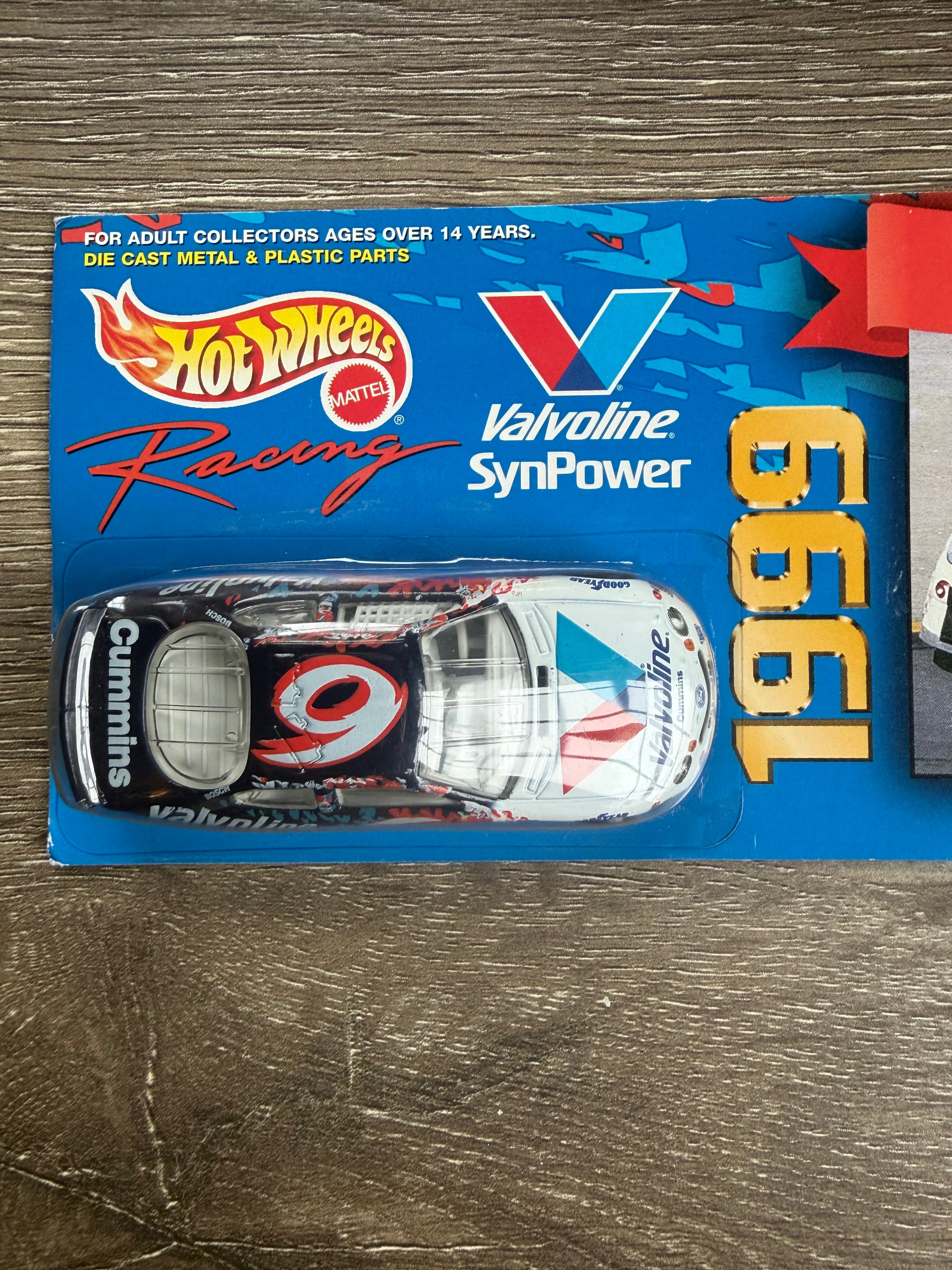 1999 Hot Wheels Racing Mark Martin #6 Valvoline SynPower Ford Taurus – 10 Years of Racing Diamond Collectors Series