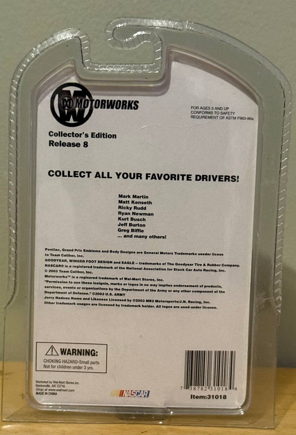 Motorworks Release 8 #01 U.S. Army 1:24 NASCAR Pit Crew Die-Cast Figurine