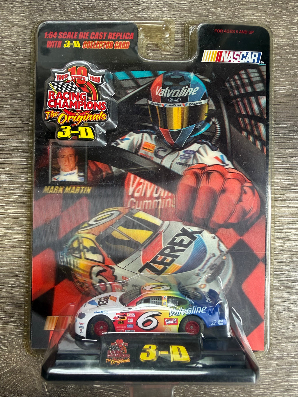 1999 Racing Champions The Originals 3-D Mark Martin #6 Valvoline 1:64 Die-Cast NASCAR — Item #91190