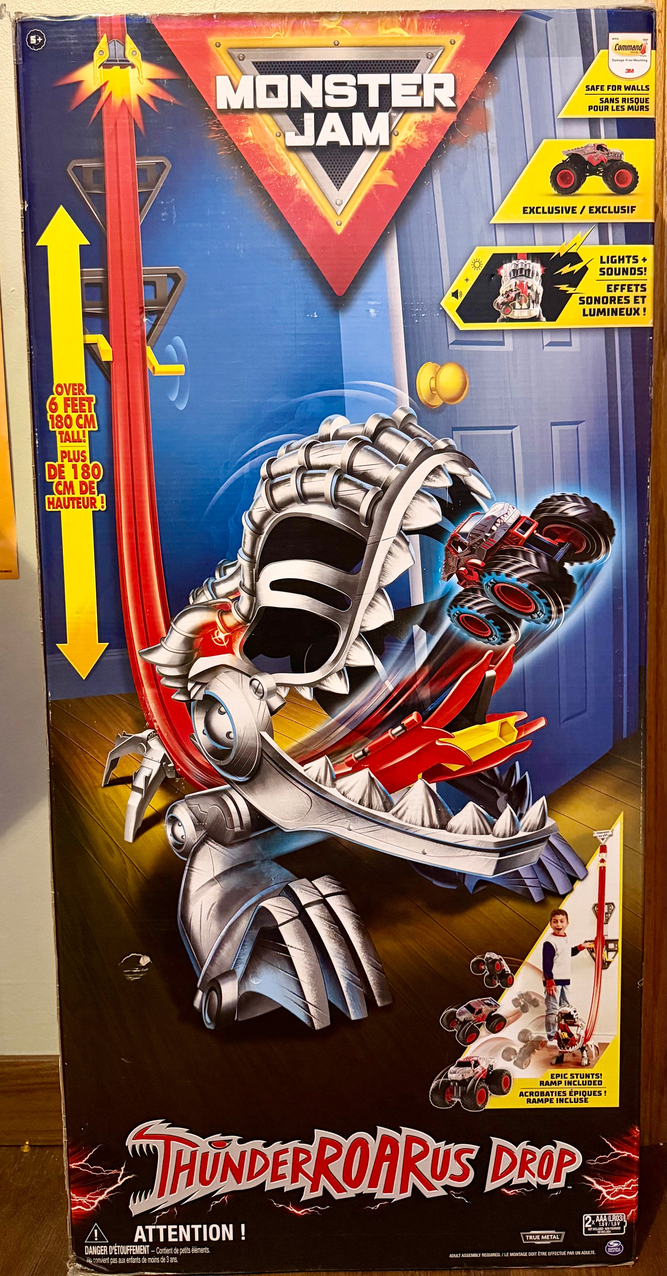 Monster Jam ThunderROARus Drop Playset with Exclusive ThunderROARus Truck