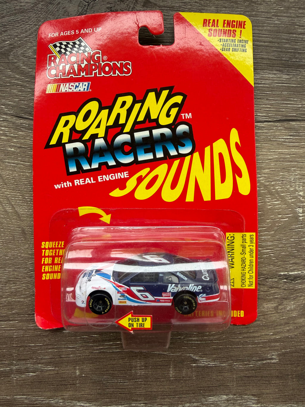 Racing Champions NASCAR Roaring Racers Sounds #6 Valvoline Mark Martin Die-Cast Car
