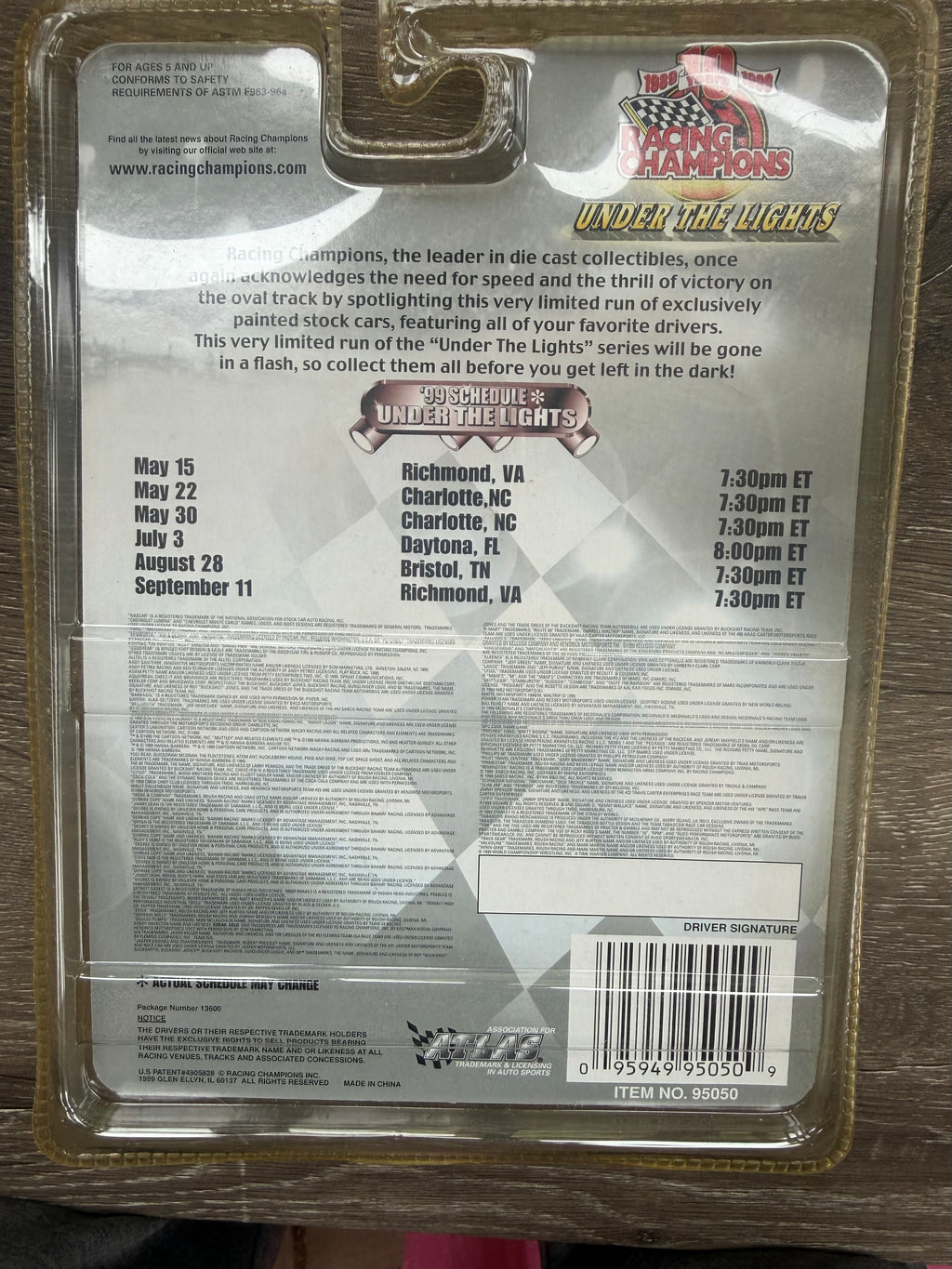 Racing Champions Under the Lights Mark Martin #6 Valvoline 1:64 NASCAR Die-Cast *Plastic Yellowing*