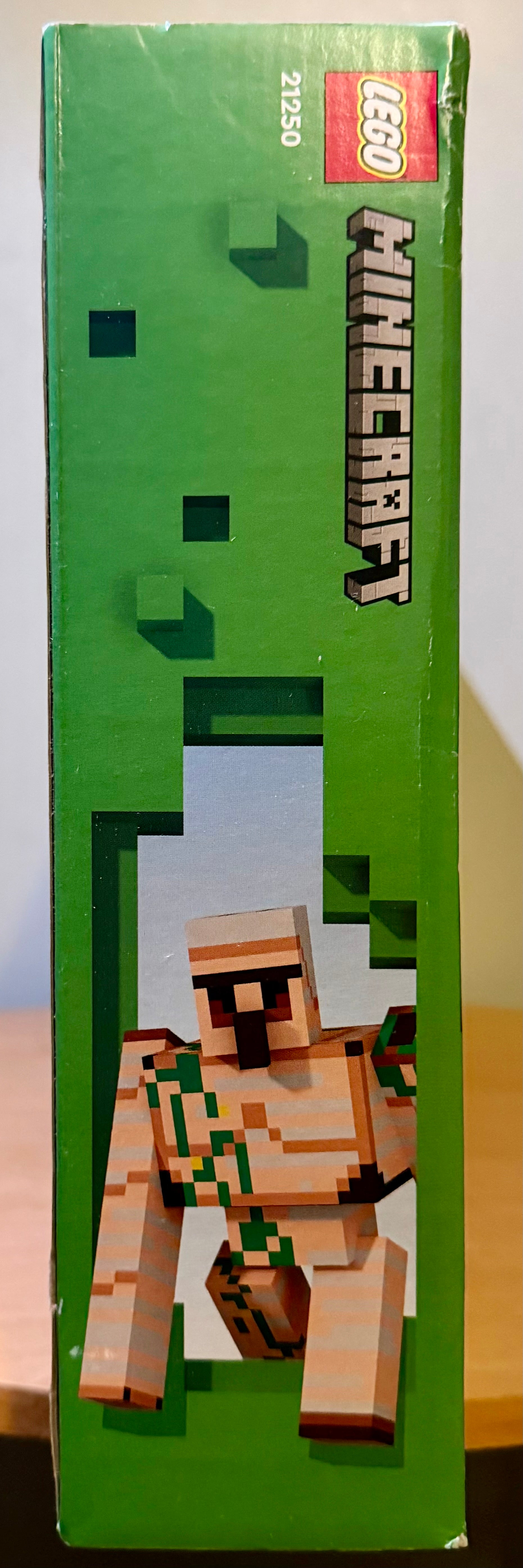 LEGO Sealed Minecraft 21250 The Iron Golem Fortress. *Retired 2023*
