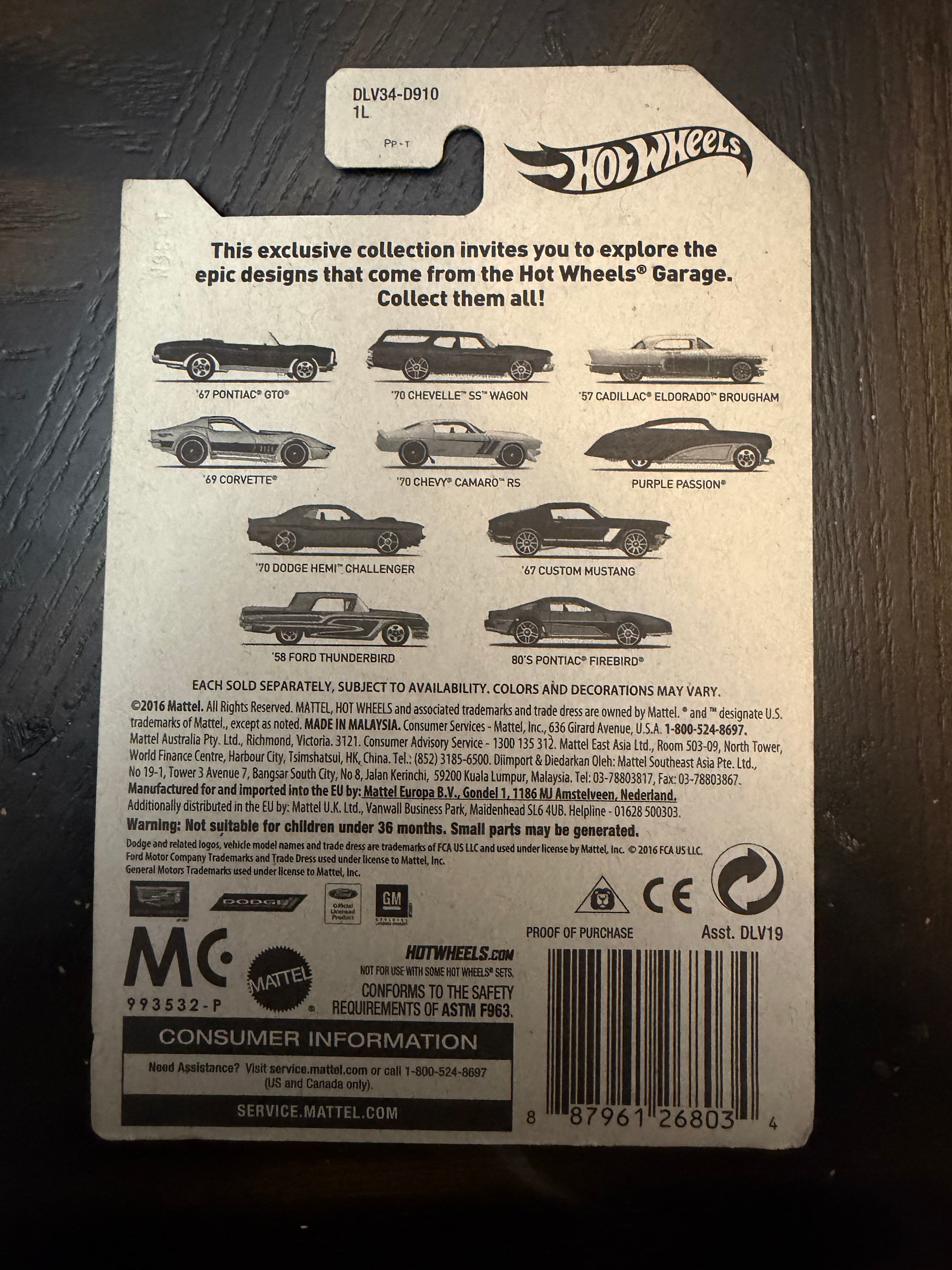 Hot Wheels Garage ’59 Cadillac Eldorado Brougham White/Red 3/10